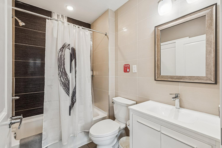 Bathroom 3, Stay at Luna on Callowhill, Philadelphia