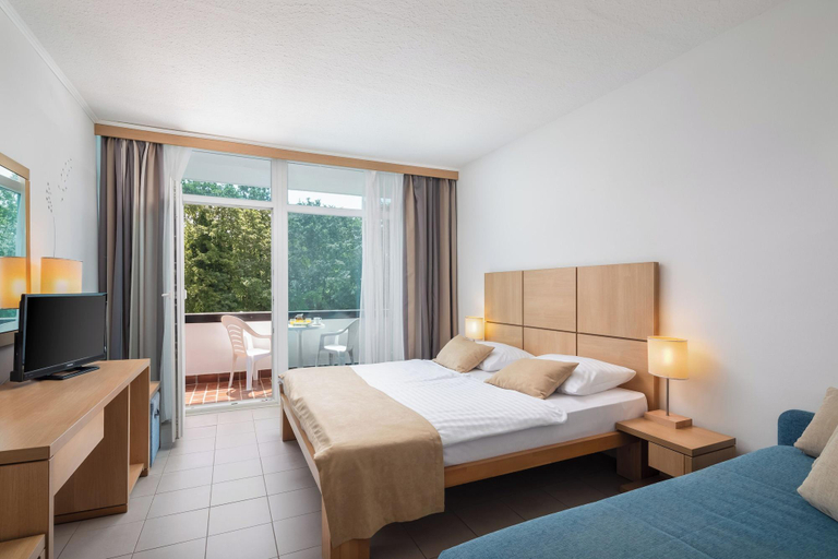 Bedroom 3, Aminess Magal Hotel (ex. Hotel Beli Kamik), Omišalj