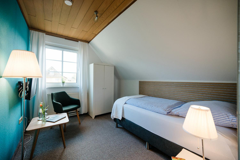 Bedroom 3, Im Alten Bahnhof, Celle