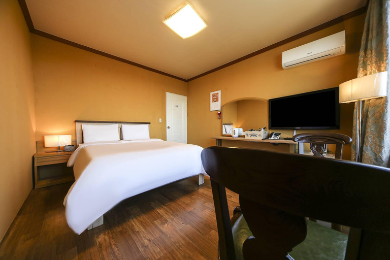 Bedroom 2, Gangneung Delta Hotel , Gangneung
