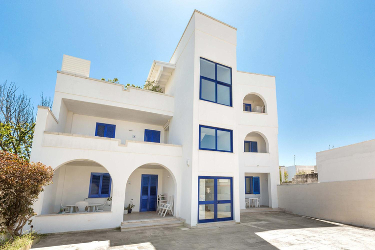 Others 5, Case Vacanza Petrachi by BarbarHouse, Lecce