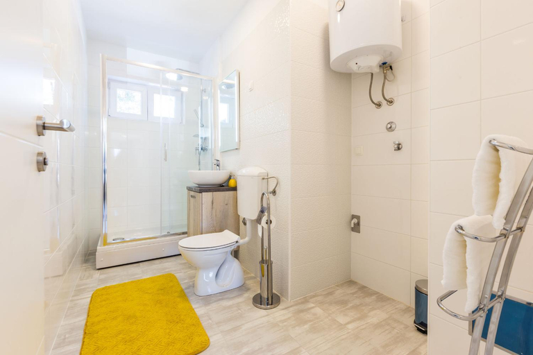 Bathroom, 2sis apartments, Zadar
