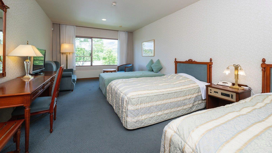 Bedroom 3, Skypark Hotel, Chino