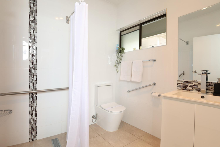 Bathroom 5, Maleny Views Motel, Caloundra - Hinterland