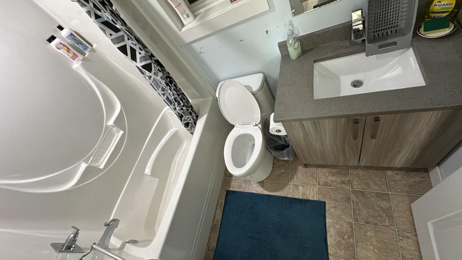 Bathroom 3, Guest Suite Private Retreat for 2 Guests With AC - 4 Units Available, Fraser Valley