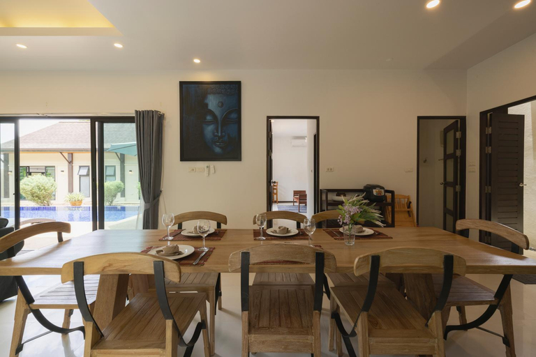 Food & Drinks 5, Queen Palm Villa, Pulau Phuket