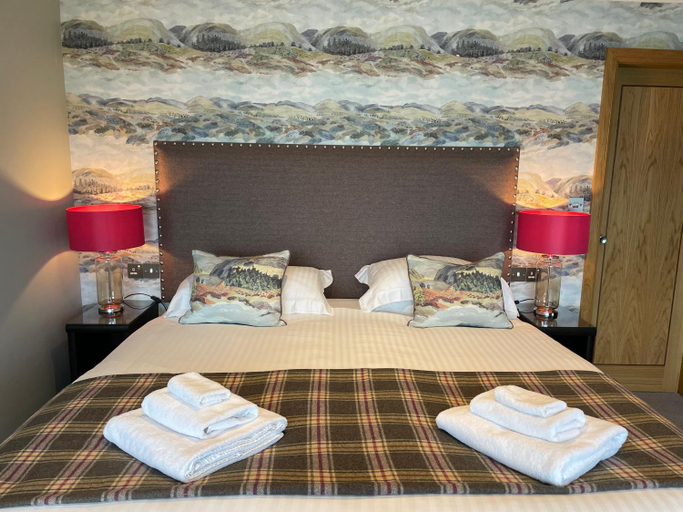 Bedroom 2, Clan Macduff Hotel, Highland