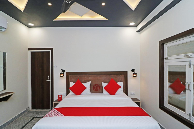 Bedroom, HOTEL O 03 TOWN HOUSE Shaheed Captain Shubham Gupta metro station, Agra
