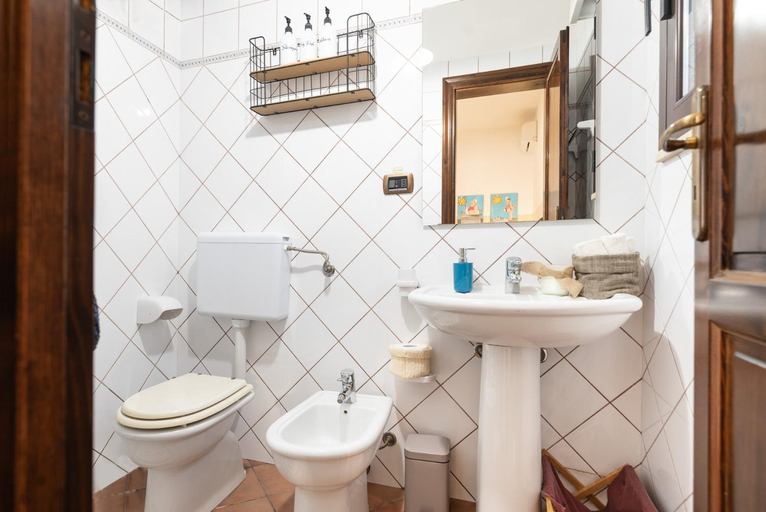 Others 4, Villa Li Munti con piscina, Lecce