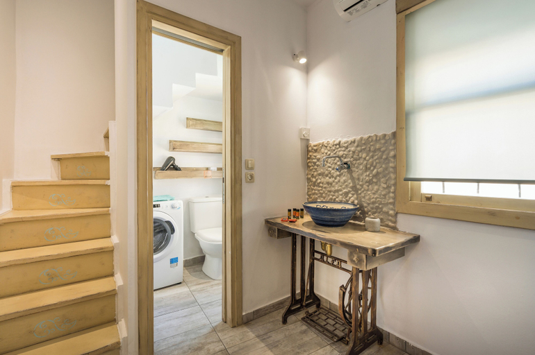 Bathroom 3, Crescendo Splantzia, Crete
