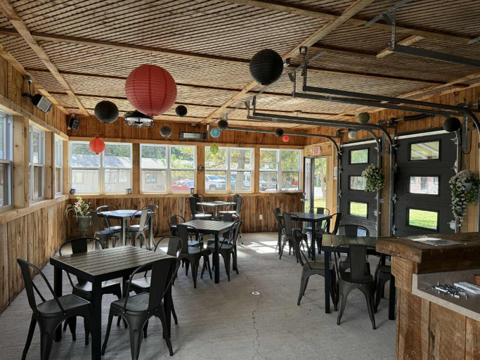 Food & Drinks 5, Auberge MicKy Inc, Madawaska