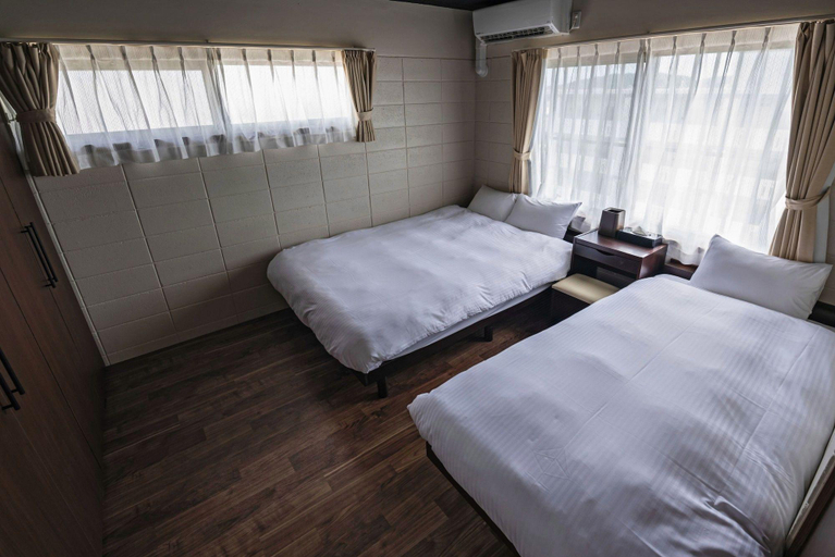 Bedroom 2, LEGO Hotel, Uruma