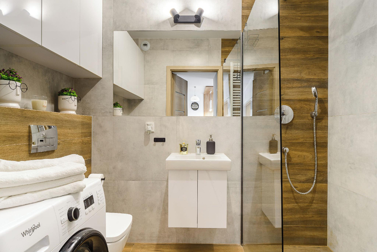 Bathroom 3, Lumina I Stylish 2BR Apartments with Balcony I Parking, Łódź