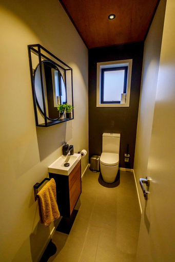 Bathroom 4, Fiordland Eco-Retreat, Southland