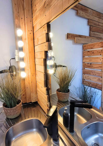 Bathroom 4, SURF HOSTEL BIARRITZ, Pyrénées-Atlantiques