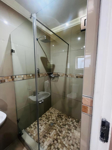 Bathroom 4, New Bali Bed & Breakfast, Amajuba