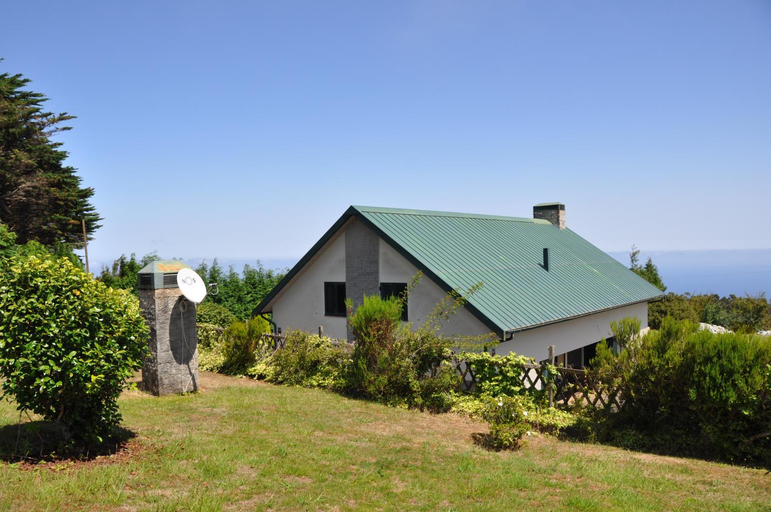 Garden 3, Luxury VILLA CAMELIA. Mountains, golf, horses, levada walks., Santa Cruz
