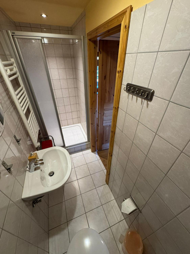 Bathroom 2, Ferien- und Erlebnishof Liepe, Havelland