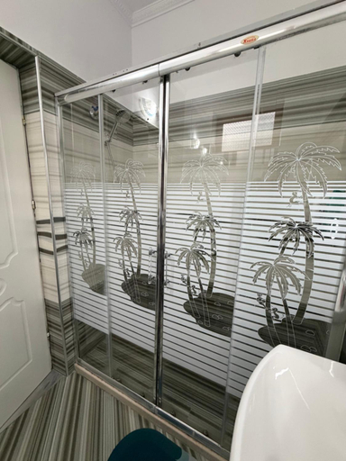 Bathroom 3, Guest House Flowers, Beratit
