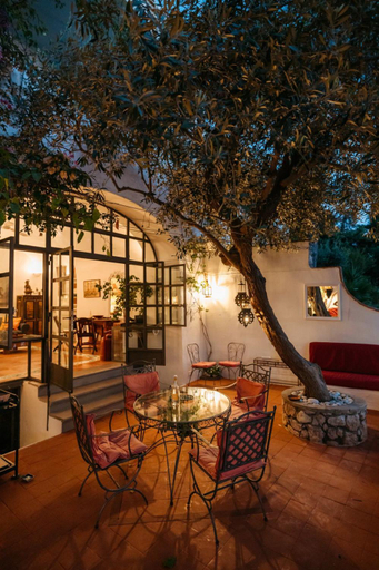 Food & Drinks 3, Villa Guya, Napoli