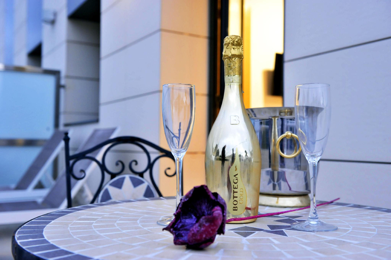 Food & Drinks 5, 6 Bis HOTEL, Barcelona
