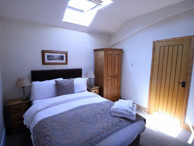 Bedroom 2, Ye Olde Cheshire Cheese Inn, Derbyshire