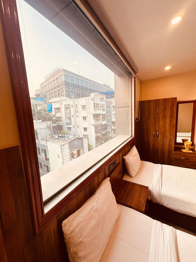 Bedroom, Hotel Windsor Plaza, Hyderabad