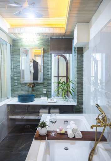Bathroom 2, Hotel Lake Shilloi, Dimapur