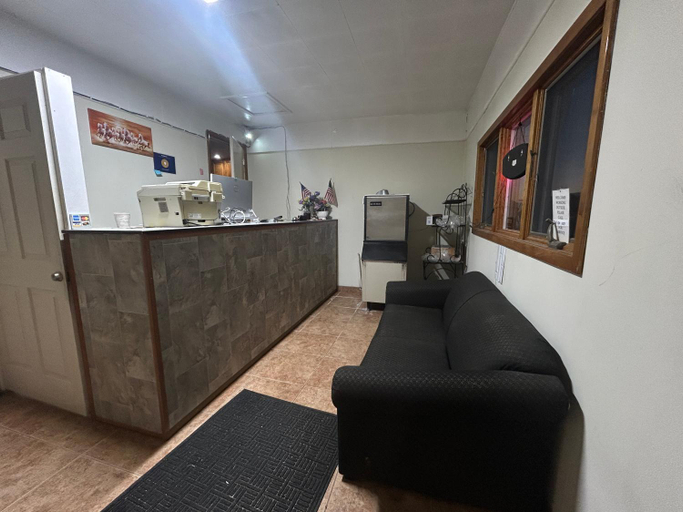 Public Area 2, Gateaway Motel Broken Bow NE, Custer