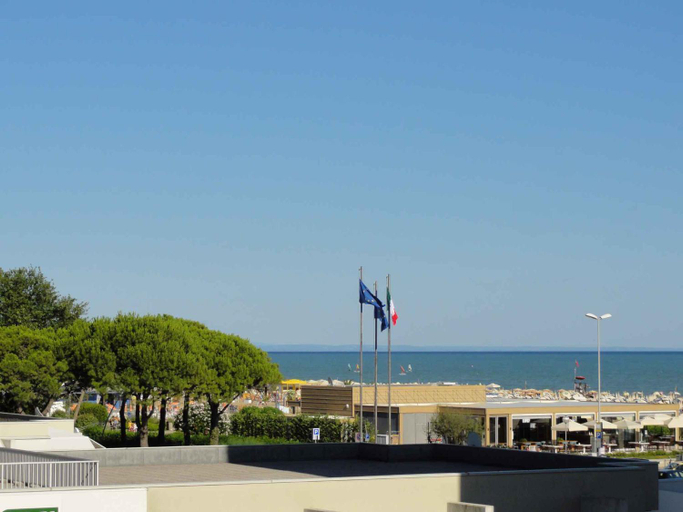 Others 5, Apartments in Bibione 37068, Venezia