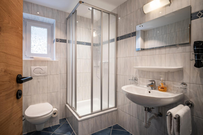 Bathroom 2, Appartements Laura, Schwaz