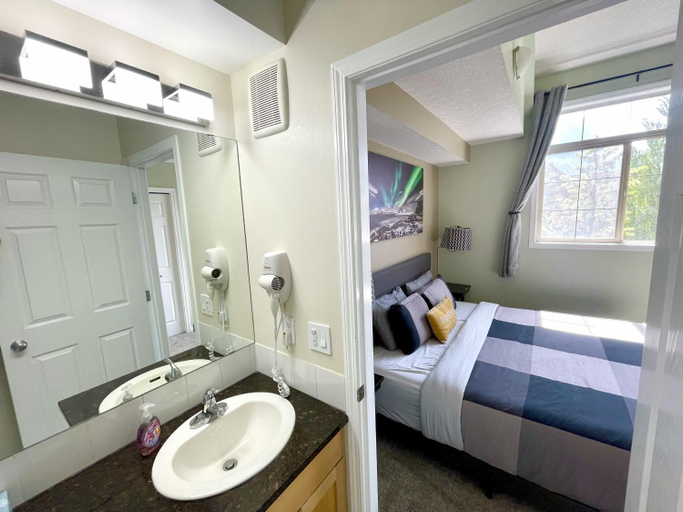 Bedroom 2, Renovated Chalet at Mystic Springs, Pool, Hot Tub!, Division No. 15