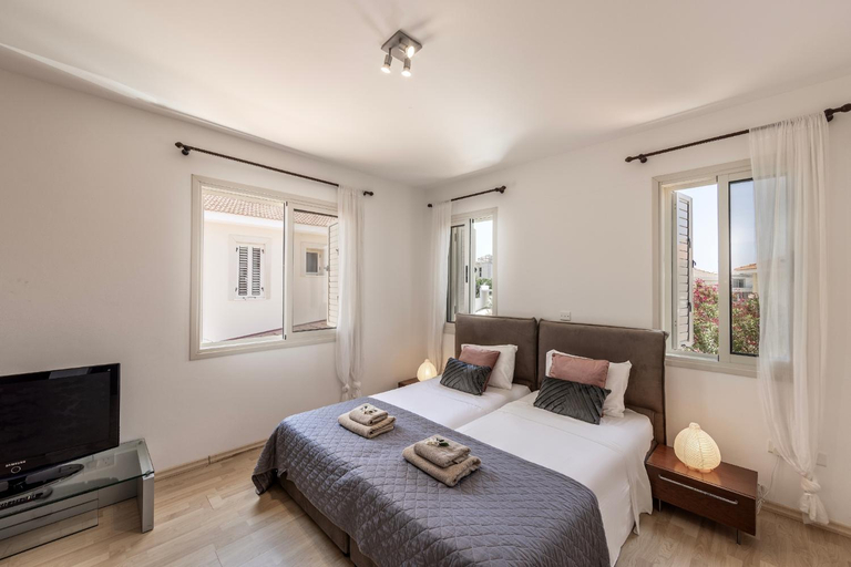 Others 4, Villa Adalia
