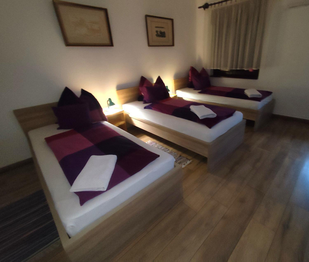 Bedroom 2, Apartmanhaz Mohacs, Mohácsi