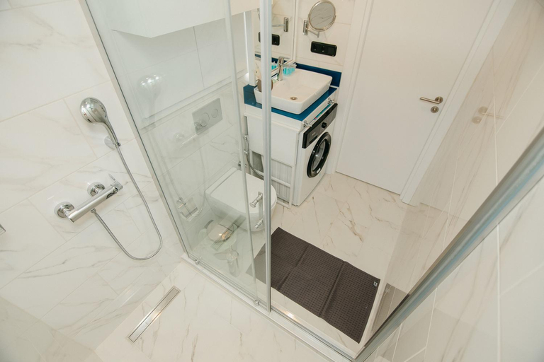Bathroom 3, Batumi River Source, Batumi