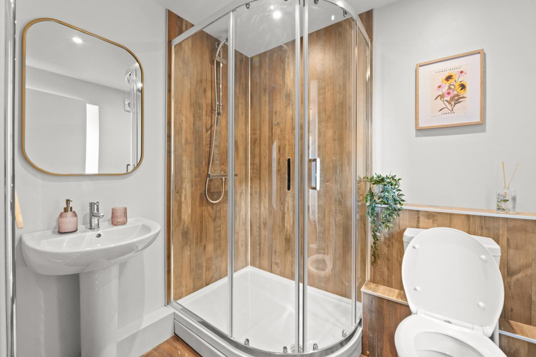 Bathroom 4, Tweedside Hotel, Scottish Borders