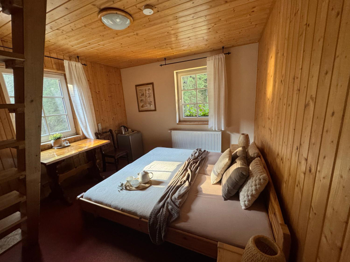 Bedroom 2, Kamenny Mlyn, Trutnov