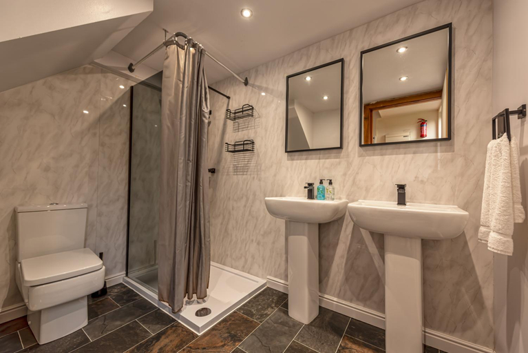 Bathroom 3, Silverwood-Stylish House Annexe - Pass the Keys, Telford and Wrekin