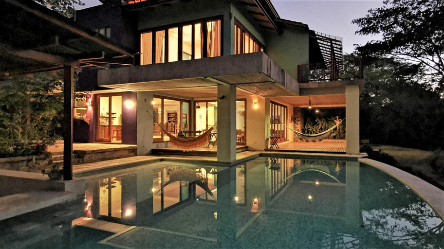 Others 5, Villa Carlotta, Puntarenas