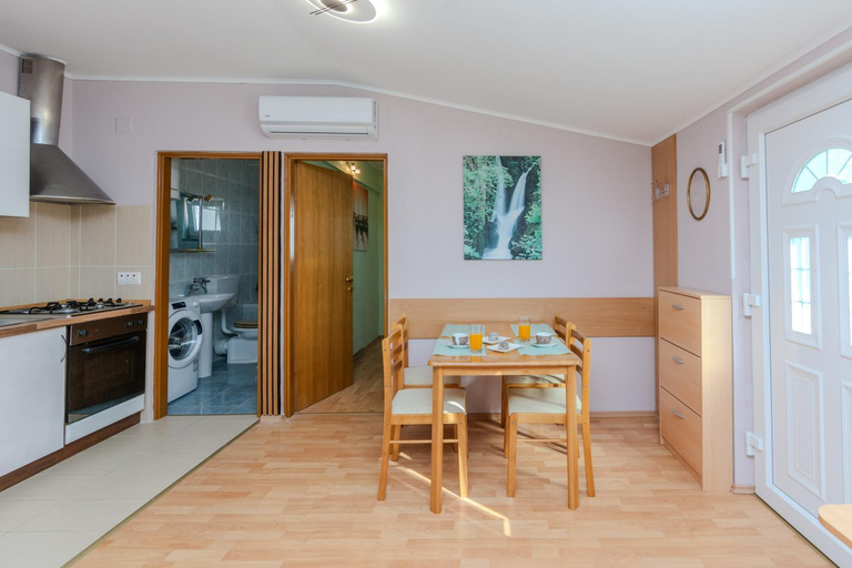 Others 2, Apartments with parking space Vir - 18517, Vir