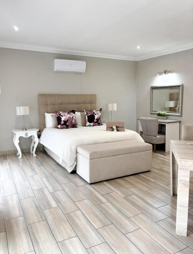 Bedroom 2, Bella Rosa, Dr Kenneth Kaunda