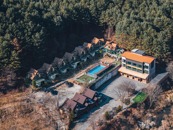 Exterior & Views 1, Gapyeong SNJ Pension, Gapyeong