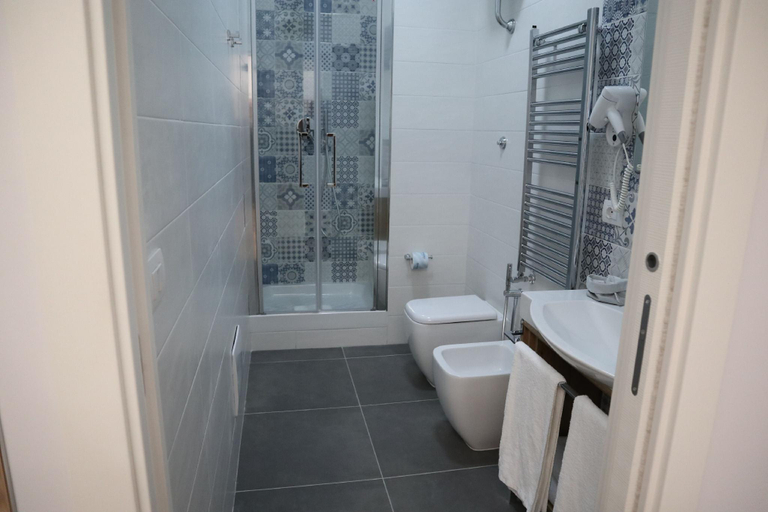 Bathroom, Residenza La Reggia, Caserta