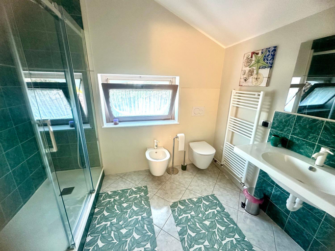 Bathroom 2, Oasi di Monchiero, Cuneo