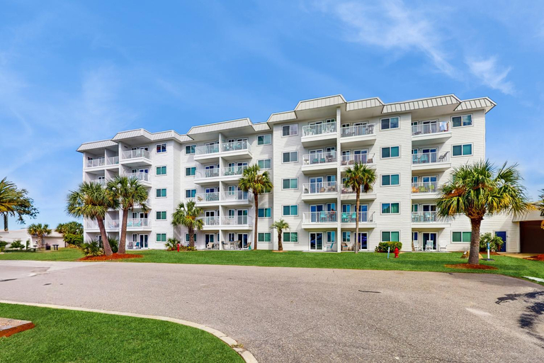 Others 5, Plantation East #3205, Baldwin