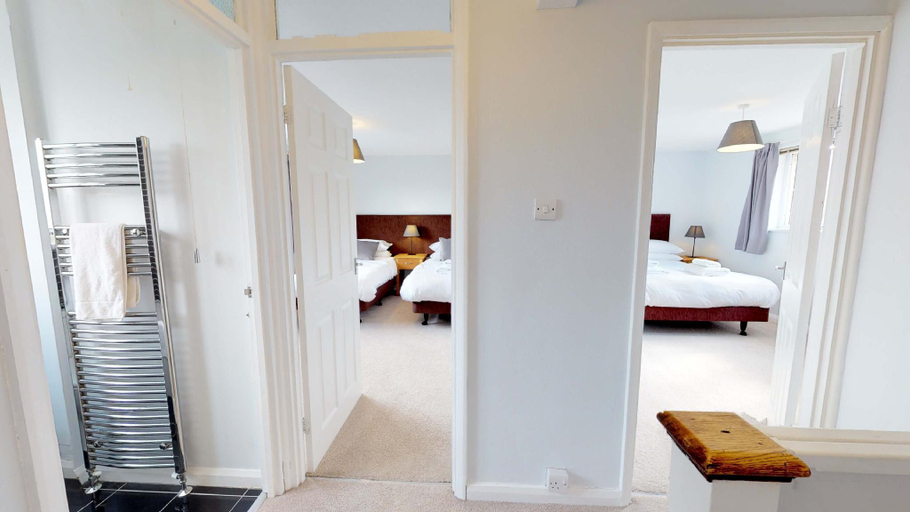 Bedroom 2, Taphouse Avenue Witney holiday home, Oxfordshire