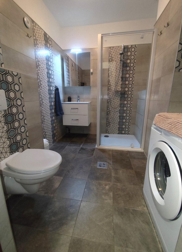 Bathroom 3, Apartmanhaz Mohacs, Mohácsi