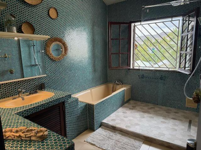 2, Villa & Bungalow 'Coco des sables' les pieds dans l'eau, Saint-Paul