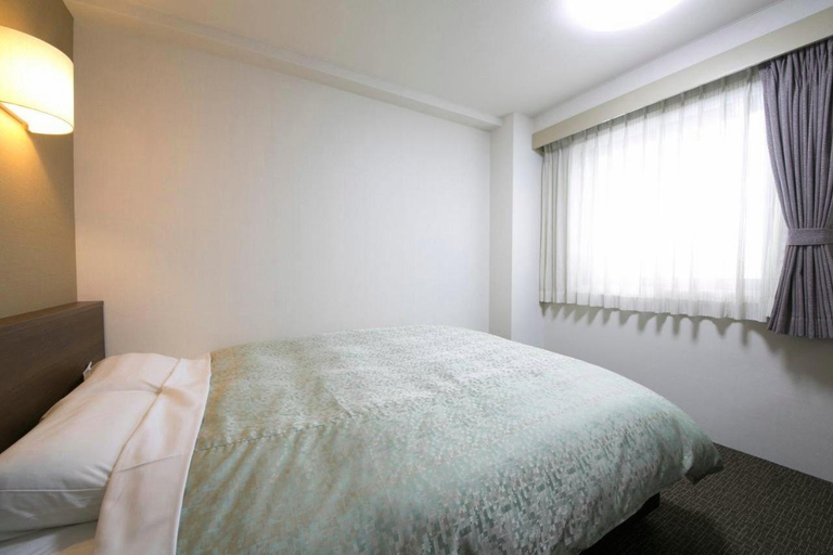 Bedroom 3, Yokaichi Royal Hotel, Higashiōmi