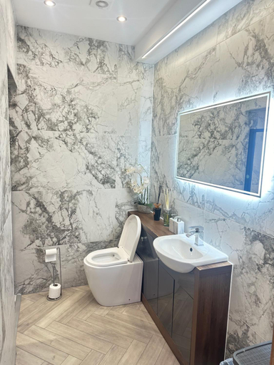 Bathroom, Eleanor Rigby apts Stanley Street, Sefton
